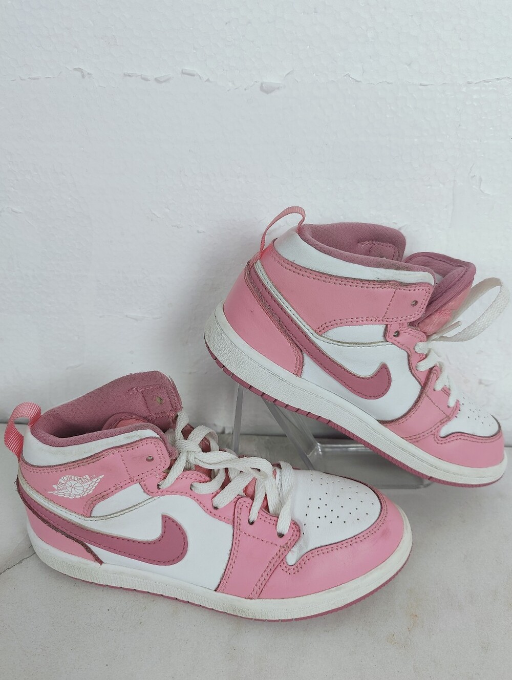 Nike Youth Girls' Air Jordan 1 Mid Valentine's Day Sneakers, Sz 1Y